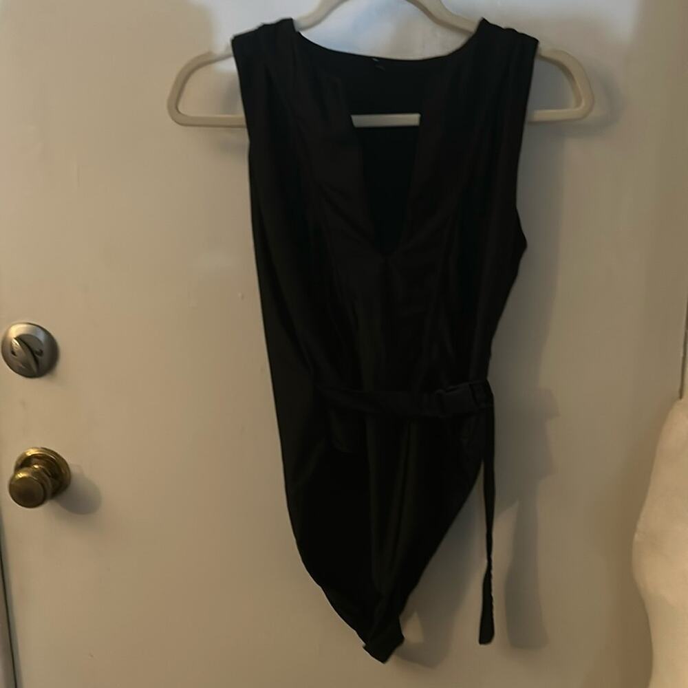 PrettyLittleThing Shape Black V Neck Buckle Waist One Piece Swimsuit 8 Casual